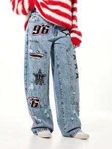 SUMWON WOMEN Quần jean denim rách dáng rộng cạp thấp kiểu motocross với các mảng họa tiết và hình ngôi sao đính kèm, phong cách đường phố Y2K. - Màu xanh lam - Xem 1