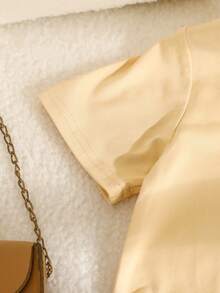 SHEIN Playful Pals 2pcs Toddler Baby Girls Casual Cute Solid Yellow Chest Pocket Short Sleeve Round Neck T-Shirt Tee Top And Gingham Plaid Checkered Print Wide Leg Pants Trousers Two Piece Set Soft Comfy Loose Fit Clothes Outfits For Holiday Daily Summer Spring - Yellow - View 6