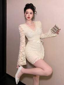 DAZY Đầm ngắn nữ thanh lịch cổ chữ V thắt eo bằng ren, thích hợp cho mùa xuân/hè. - Màu be - Xem 8