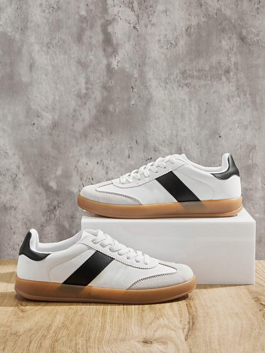 Solezae Giày thể thao nữ Street Stride mũi tròn, chất liệu giả da lộn, phối sọc tương phản trắng đen, đế cao su – Phong cách retro kết hợp với sự thoải mái tối ưu cho mùa Giáng sinh. - trắng - Xem 1