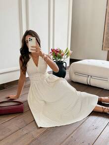 Serisse 女士条纹荷叶边V领纽扣设计无袖休闲中长连衣裙，法式夏季度假杏色条纹修身纽扣V领无袖长裙，完美适合夏季通勤/度假外出。奶油色连衣裙，夏季中长连衣裙，休闲吊带裙，法式连衣裙，野餐连衣裙，女士休闲连衣裙，度假连衣裙，夏季度假装，女士优雅连衣裙，沙滩连衣裙，情人节连衣裙，夏季连衣裙，女士夏季装扮 - 杏色 - 查看 6