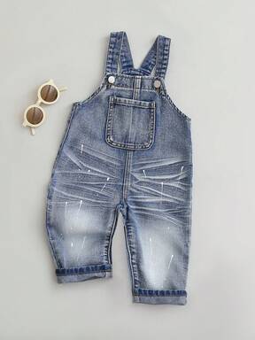 SHEIN Playful Pals Denimoveraller för babypojkar, vintage- och avslappnad stil med justerbara remmar, bokstäver och grafiskt tryck, lämplig för alla årstider