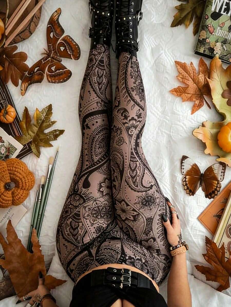 Whyspr Quần legging ôm vừa vặn in kỹ thuật số cỡ lớn cho nữ - màu đen - Xem 1