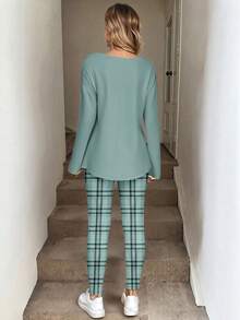 SHEIN LUNE Bộ 2 món gồm áo thun dài tay và quần legging nữ, thích hợp cho mùa thu/đông, kiểu dáng thường ngày, thoải mái và năng động. - màu xanh lá - Xem 2