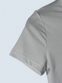 Silver Lip Print Casual Slim Fit Cropped Round Neck T-Shirt - Grey - View 4