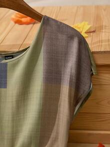 Faunlyn 格紋印花蝙蝠袖娃娃裙