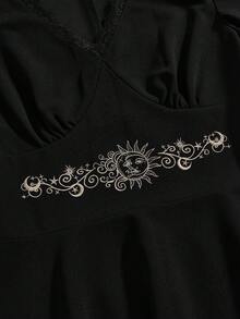 ROMWE Plus Size Women Vintage Gothic Sun & Moon Embroidery V-Neck Lace Patchwork Dress - Black - View 2