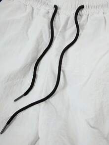 Sport MetroGents Lange weiße Sporthose mit Reißverschluss und gewebtem Buchstaben-Design Jogginghose - Weiss - Übersicht 4