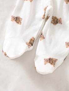 SHEIN 2pcs Baby Boy Casual Multifunctional Comfortable Cute Round Neck Long Sleeve Top + Pants Set, Khaki Bear Print Pattern Bow Baby Outfit, Infant, Baby Boy All Season Set Baby Set Autumn Winter Season Baby Summer Sets Mocha Baby Clothes Neutral Baby Clothes Unisex Teddy Bear Baby Clothes Baby Long Sleeve Outfit - Multicolor - View 5