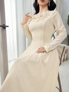 Feyla Women's Oblique Shoulder 3D Applique Long Sleeve Elegant Dress - Apricot - View 6