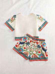 Travachic Bộ 2 áo thun tay ngắn cổ chữ V in họa tiết toàn thân và quần short cho nữ - Nhiều màu - Xem 2