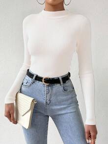 "Suéter de Tejido de Ribs con Cuello Semi-Alto, Corte Ajustado y Abertura Lateral - Abrasador, Ajustado a la Silueta y Versátil para Diferentes Ocasiones" - Blanco - Ver 3