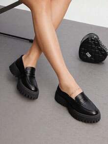 Women Loafers Shoes - Black - View 2