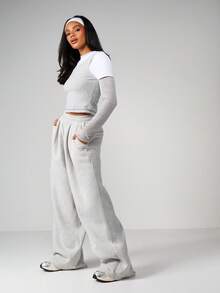 MISSGUIDED 浅灰色抓绒阔腿运动裤，侧边口袋，弹性腰带，适合休闲居家穿着，冬季舒适保暖。 - 灰色 - 查看 6