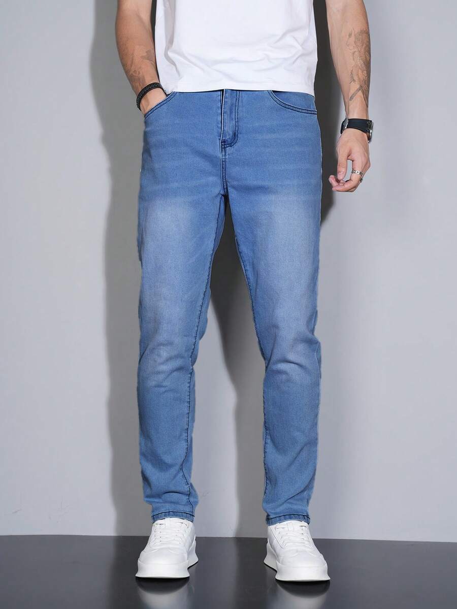 Manfinity Homme Jeans vaqueros clásicos de corte slim y color azul oscuro, versátiles y casuales, para hombres de talla grande - Celeste - Ver 1