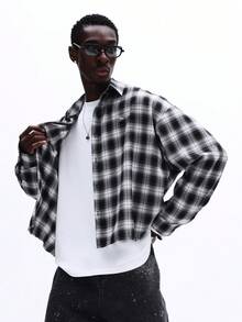 SUMWON Camisa casual de manga larga con botones y patrón de cuadros en blanco y negro, de corte ajustado y sobredimensionado para hombre - Negro - Ver 3