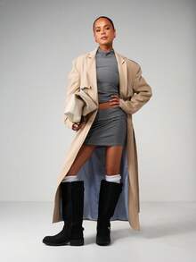 MISSGUIDED Conjunto de dos piezas con top corto de cuello alto de punto acanalado de manga larga y falda mini ajustada a juego - Azul y blanco - Ver 5