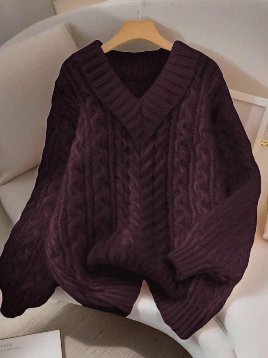 GlowEve CURVE 女士优雅纯色麻花针织宽松长袖加大码毛衣，适合外穿，秋冬季紫色毛衣，女士V领毛衣 - 酒紅色 - 查看 1