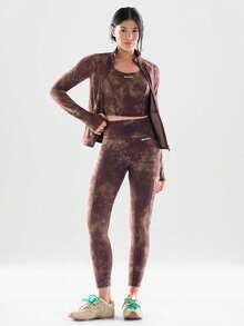 GLOWMODE Áo khoác dài tay FeatherFit™ Slim-It Streamline Performance với túi khóa kéo an toàn, thích hợp cho yoga và mặc hàng ngày, phù hợp cho mùa xuân và hè. - Màu nâu Sô-cô-la - Xem 6