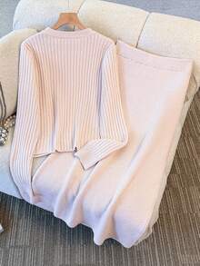 Selianne Conjunto de 2 piezas de top de punto con cuello redondo y bajo cruzado, y falda de cintura elástica ajustada de largo medio, estilo elegante de oficina, para mujer en otoño/invierno - Beis - Ver 2
