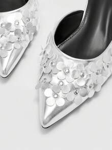 CUCCOO BIZCHIC Sandalias planas de punta puntiaguda con diseño floral metálico plateado para mujer, adecuadas para el transporte, cómodas y convenientes, de moda, vanguardistas, apropiadas para vacaciones y Navidad - Plateado - Ver 8
