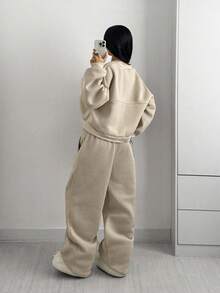 StreetHx 女式前拉鍊棒球夾克和束口褲子套裝 - 杏色 - 查看 2