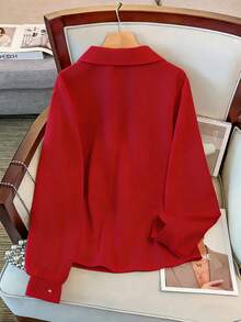 GlowEve CURVE 大码女式V领长袖光滑面料优雅玫瑰金金属装饰纽扣套头衫，秋冬款 - 紅色 - 查看 2