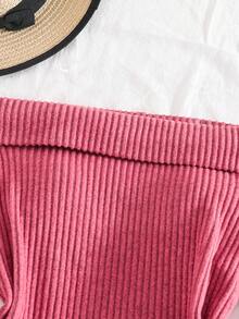 这款新款长袖露肩蝴蝶结上衣专为少女设计，现已上市。它舒适、时尚、优雅、甜美、可爱、活泼、独特，是女孩们日常穿搭的必备单品。另有女童骑行短裤套装、女童服装三件套、酷炫少女套装等可供选择。 - 粉色 - 查看 4