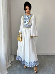 Yasmyna 女士圆领几何印花金属圆盘装饰优雅收腰喇叭袖阿拉伯风格连衣裙，适合度假和派对穿着 - 白色 - 查看 5