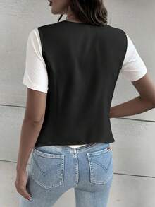 EMERY ROSE 2025 Autumn Limited Edition | Solid - Color V - Neck Button - Front Vest
Custom Metal Buttons, Wrinkle - Resistant & Drape - Perfect Fabric
For Work Commutes & Casual Outings
Niche, No - Duplicate Style, Versatile High - End Blouse - Black - View 2