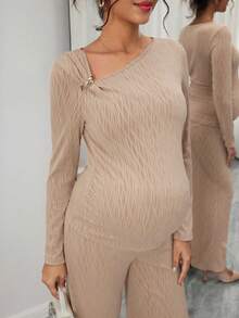 Momance Elegant Asymmetric Neckline Rose Gold Button Decor Long Sleeve T-Shirt + Pants Maternity Set - Khaki - View 5