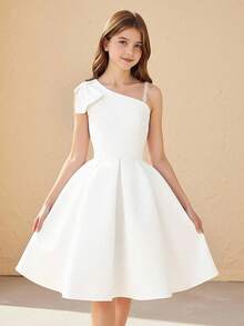 SHEIN 优雅奢华女童不对称蝴蝶结肩部连衣裙，适合婚礼、派对、度假、新娘、礼物、新娘送礼会等场合。