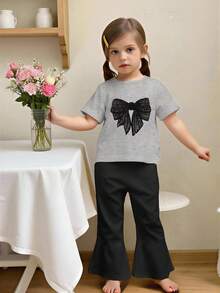 SHEIN 2 buc/set fete tinere, casual minimalist negru cu imprimeu fluturi, mânecă scurtă, guler rotund și pantaloni gri evazați, ținută la modă cu grafică desen animat drăguță pentru fete, potrivită pentru primăvară și vară - Multicolor - Vizualizare 3