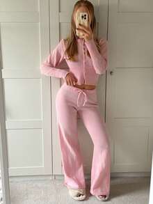 CovetEZ 两件套：女士粉色圆领长袖针织开衫和抽绳腰针织裤 - 粉色 - 查看 4