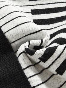 ROMWE Piano Pattern Jacquard Y2K Crop Knit Mini Skirt - Black and White - View 4