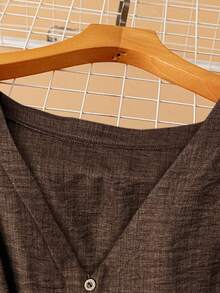 Linhara Camisa de Botão com Falso Decote Marrom Suave de Manga 3/4 para Mulheres Plus Size - Castanho - Visão 3