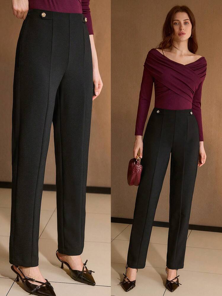 CALÇA AFUNILADA COM BOTÃO E PREGAS