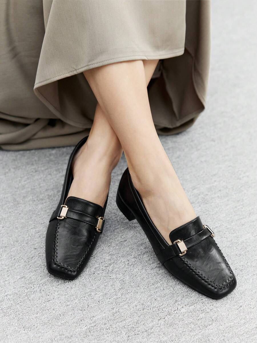 CUCCOO BIZCHIC 女士金属装饰休闲一脚蹬乐福鞋,适合日常通勤 - 黑色 - 查看 1