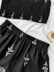 Travachic Women's Vacation Plant Print Tube Top And Shorts 2 Pieces Set - Black - View 4