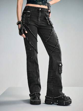 Grunge Punk Jeans da donna con lavaggio pesante, effetto consumato, patchwork e tasche cargo