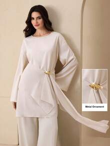 Graceveil Áo sơ mi nữ dài tay thiết kế bất đối xứng khóa kim loại viền bèo nhún - Màu be - Xem 2