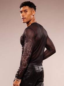 FeverCity Camiseta Manga Longa Slim Fit Casual para Uso Diário e Outdoor com Estampa de Esqueleto e Letras, Gola Careca, para Homens - Preto - Visão 3