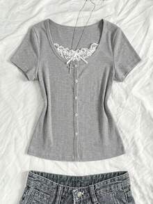 1-Piece Teen Girls Elegant Y2K Aesthetic Ribbed Knit Short-Sleeve Top With White Lace Trim, Button Front Details, Breathable Fitted Fabric And Multi-Scene Styling For Casual Daily Wear, School And Weekend Outings