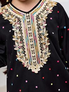 SHEIN Váy đen in họa tiết hình học, đính sequin và trang trí cho bé gái - màu đen - Xem 4