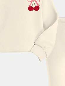 SHEIN Áo len chui đầu mềm mại, tối giản, màu kem cổ điển in hình nơ và quả anh đào, thích hợp cho bé gái mùa thu/đông, mùa ấm áp, không khí Giáng sinh, quà tặng Giáng sinh, trang phục thu đông, thoải mái dễ chịu, lớp áo mùa thu đông cho bé gái, bé gái sành điệu, trang phục thường ngày, quần áo in hình cho bé gái, quần áo mùa thu đông, phong cách mùa thu mới, thời trang mùa đông. - Nhiều màu - Xem 6