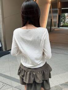 FRIFUL 女士圆领波点修身前襟交叉系带休闲T恤，白色波点上衣 - 白色 - 查看 3