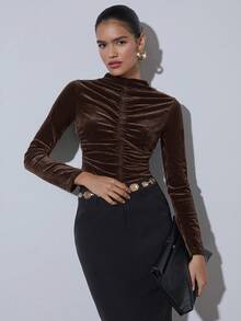 COSMINA 女士棕色丝绒长袖褶皱修身上衣，优雅漏斗领设计，适合办公室和晚宴场合，秋冬季节穿着，巧克力棕色上衣 - 咖啡棕 - 查看 1