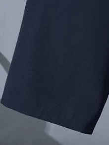 SHEIN 两件套男童休闲学院风丝带印花短袖上衣和短裤套装，适合通勤、上学、日常休闲穿着、运动、春夏、派对等场合。 - 藏蓝色 - 查看 4