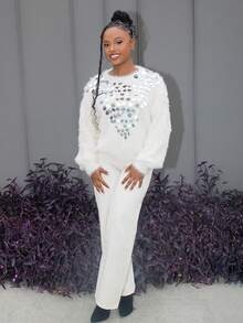 Steph T Elegancki, luksusowy, francuski sweter z norek z okrągłym dekoltem i haftem koralikowym