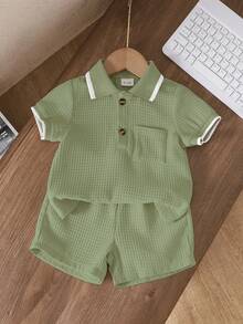 Souflis Souflis 2件組 嬰兒男童鼠尾草綠夏季休閒家庭套裝 寬鬆版型鈕扣 Polo 衫 對比羅紋袖口 鬆緊腰短褲套裝 3M-3T - 綠色 - 查看 1